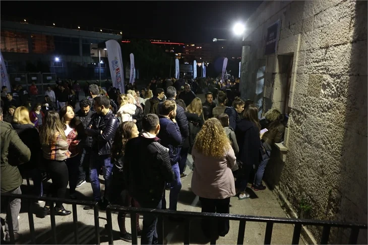 Kenan Doğulu konserine ünlü çıkarması!