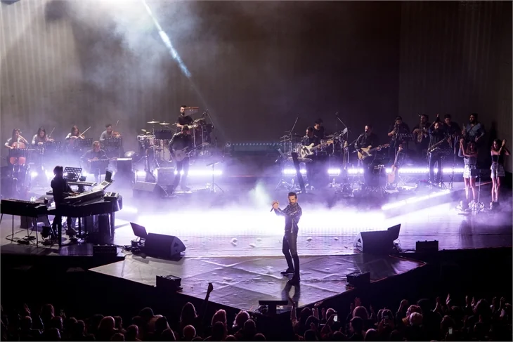 Kenan Doğulu konserine ünlü çıkarması!
