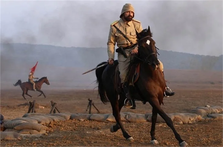 Halit Ergenç 'Binbaşı Cevdet' oldu..