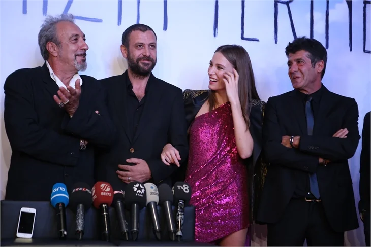 "İkimizin Yerine" filminin galasına ünlü akını