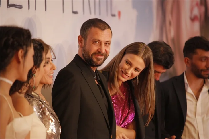 "İkimizin Yerine" filminin galasına ünlü akını