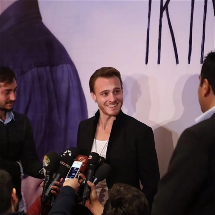 "İkimizin Yerine" filminin galasına ünlü akını