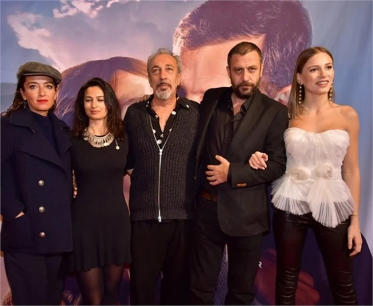 "İkimizin Yerine" filmi Berlin'de gala yaptı!