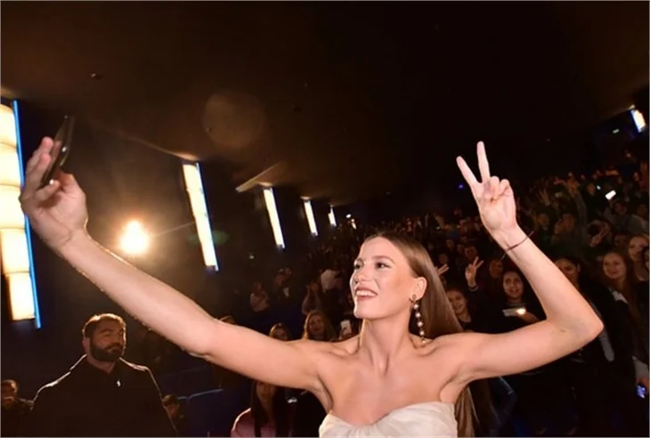 "İkimizin Yerine" filmi Berlin'de gala yaptı!