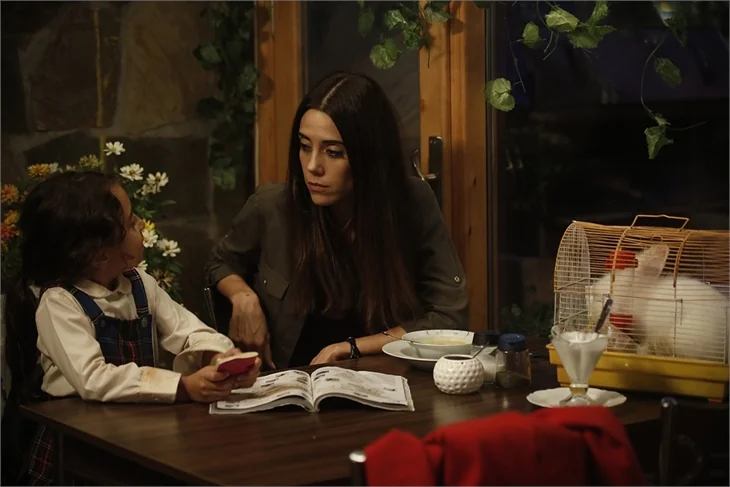 "Anne" dizisinin ilk bölüm özeti ve fotoğrafları