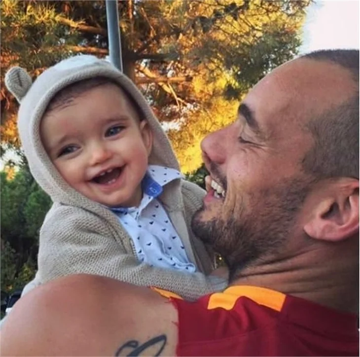 Sneijder'in oğluna çılgın parti!