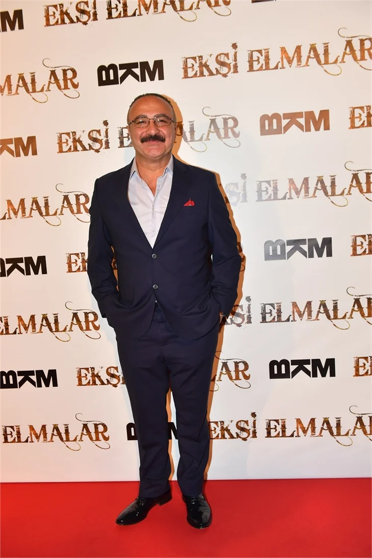 'Ekşi Elmalar' galasında duygu seli!