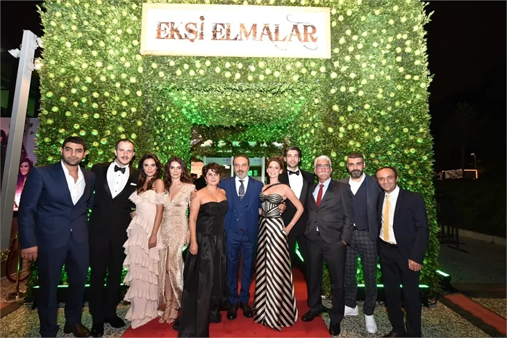 'Ekşi Elmalar' galasında duygu seli!