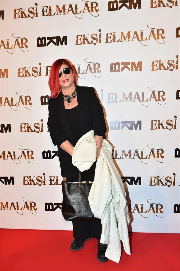 'Ekşi Elmalar' galasında duygu seli!