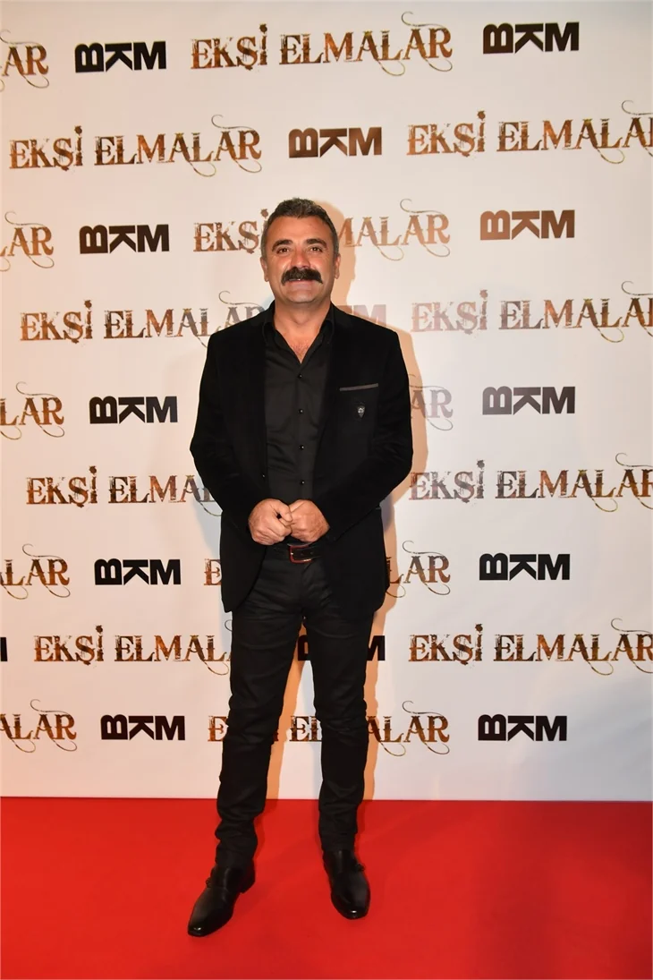'Ekşi Elmalar' galasında duygu seli!