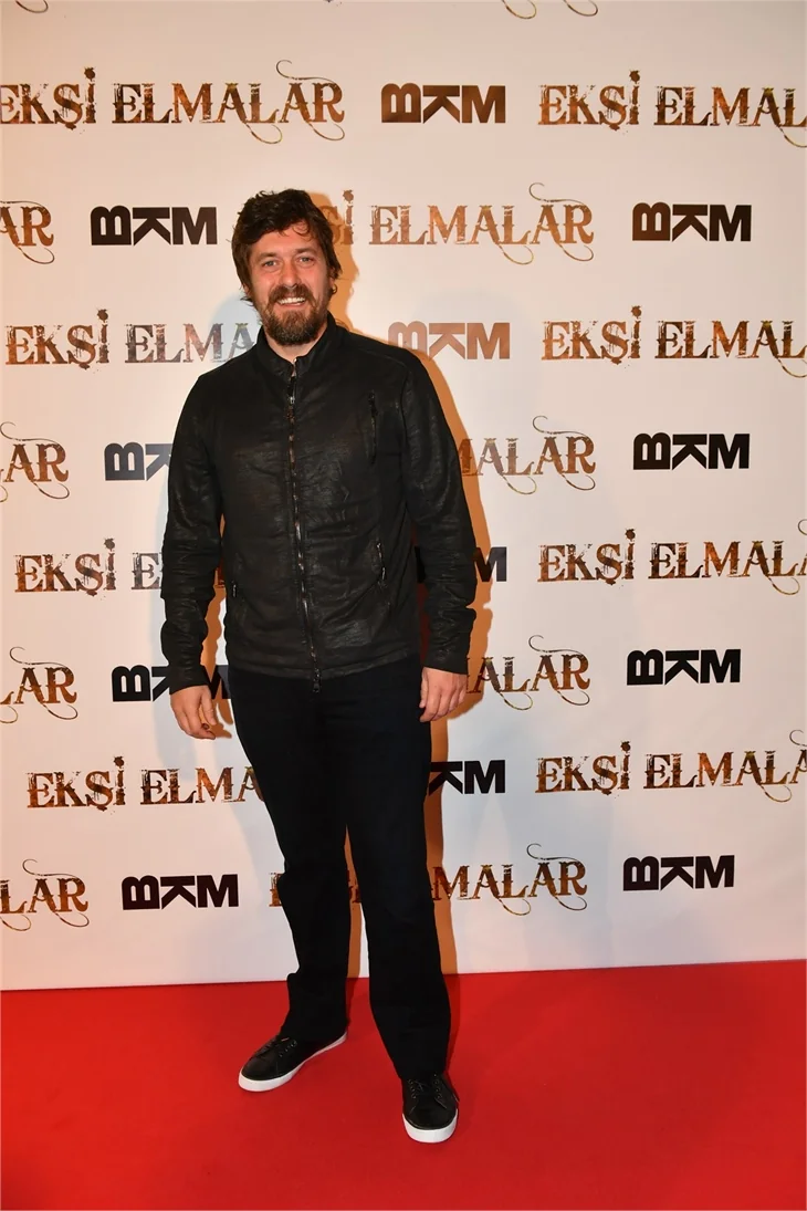 'Ekşi Elmalar' galasında duygu seli!