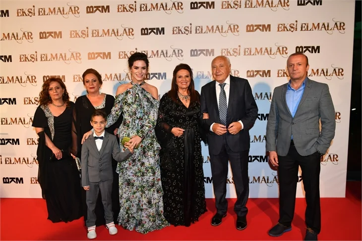 'Ekşi Elmalar' galasında duygu seli!