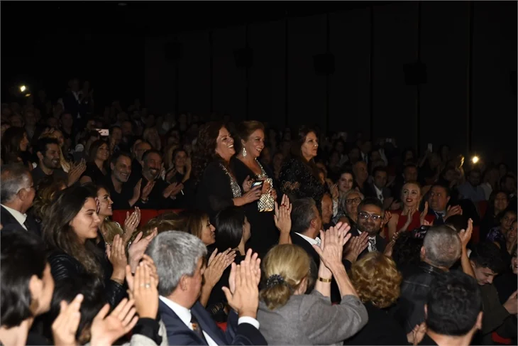 'Ekşi Elmalar' galasında duygu seli!