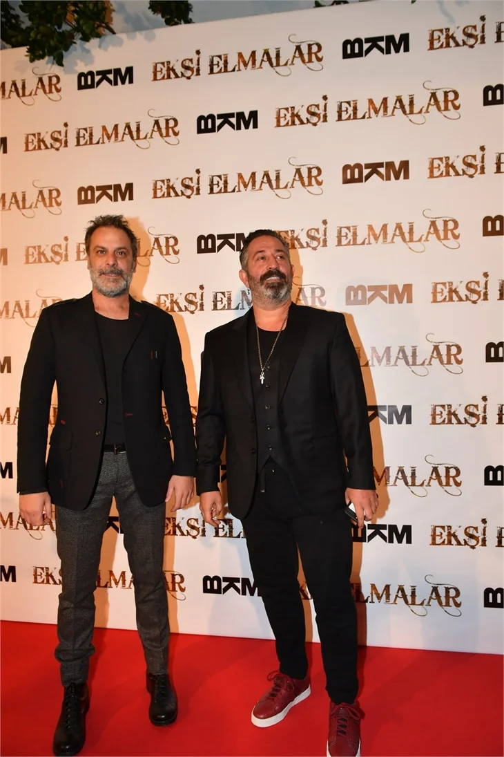 'Ekşi Elmalar' galasında duygu seli!