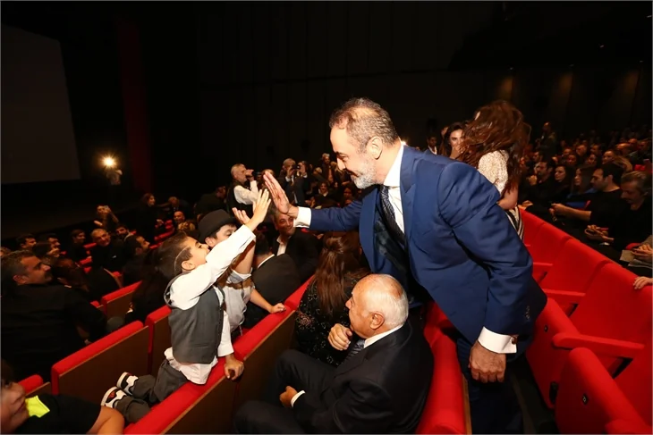 'Ekşi Elmalar' galasında duygu seli!