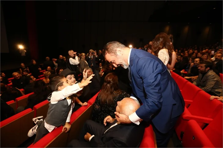'Ekşi Elmalar' galasında duygu seli!