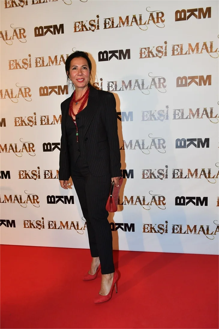 'Ekşi Elmalar' galasında duygu seli!