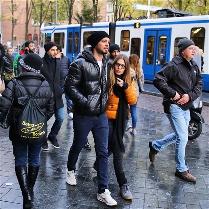 Aslı, Murat'ın peşini bırakmadı