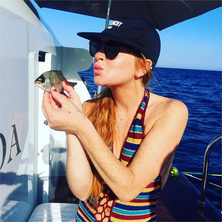 Burcu Esmersoy - Lindsay Lohan rekabeti!