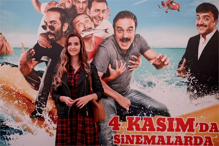 'Geniş Aile Her Türlü'ye renkli gala!