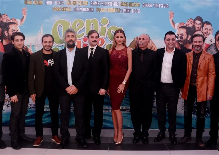 'Geniş Aile Her Türlü'ye renkli gala!