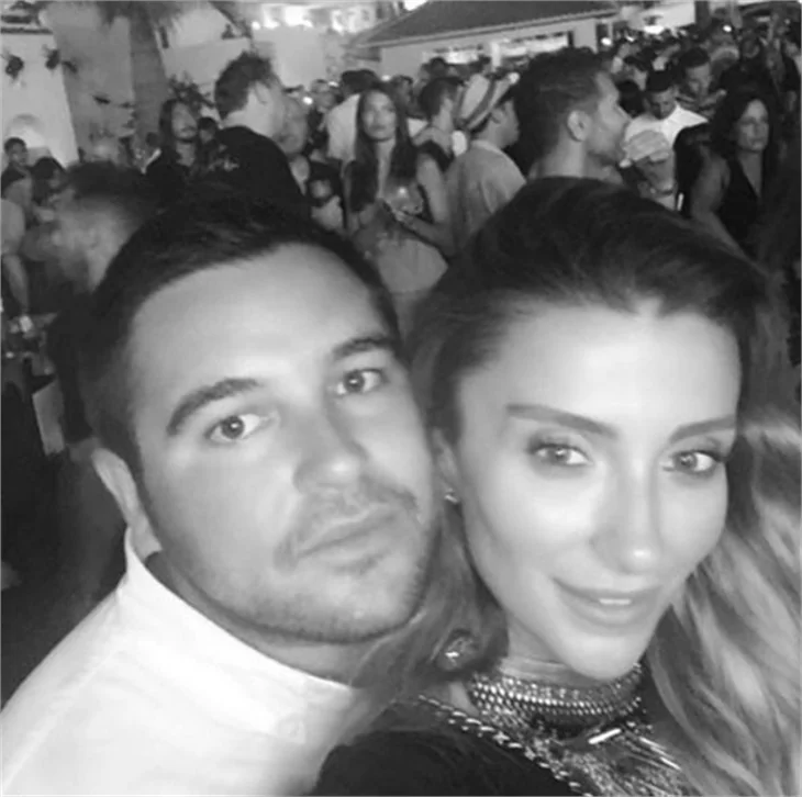 Hacı Sabancı'dan Özge Ulusoy'a bikini yasağı!