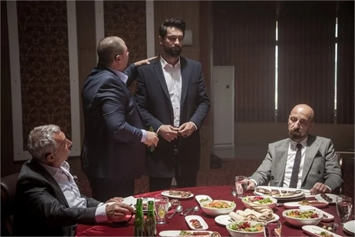 Cesur Yürek 5. yeni bölümde Ömer bir darbe de Berrin'den yer!