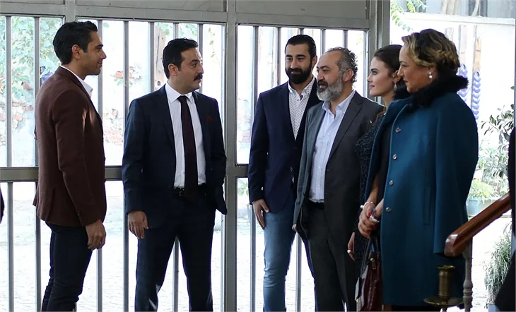 Bana Sevmeyi Anlat 11. bölüm özeti ve fotoğrafları