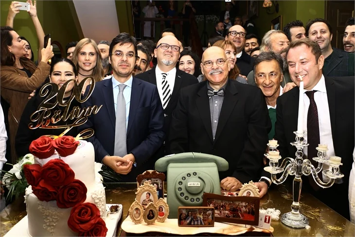 Seksenler ekibi 200. bölümü kutladı