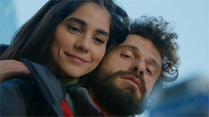Seviyor Sevmiyor'un 18. yeni bölümde Deniz ayrılık haberiyle şoke oldu!