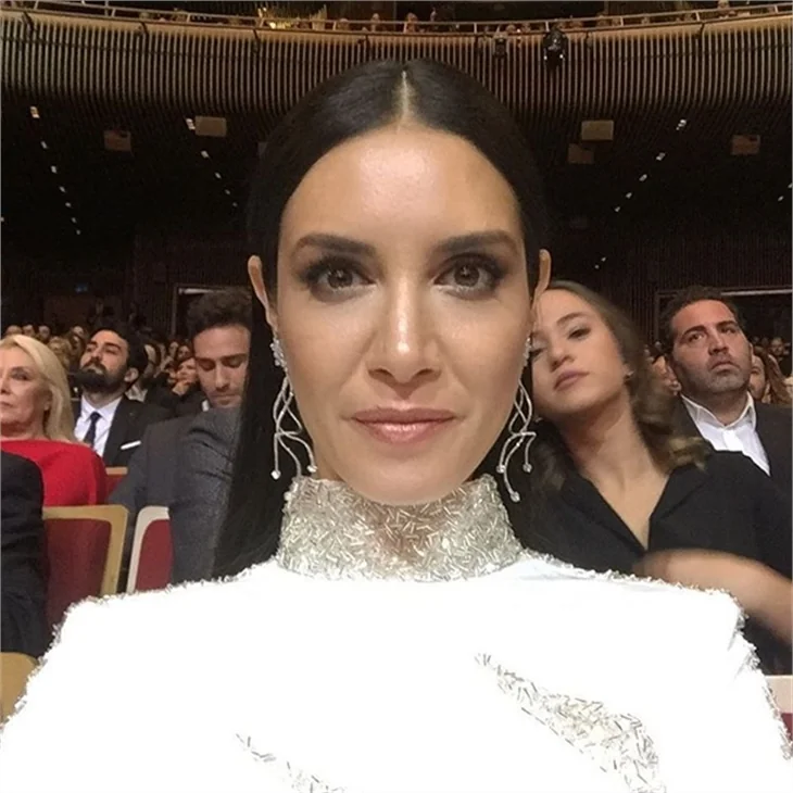 Altın Kelebek Ödülleri'nin kırmızı halısında şıklık yarışı