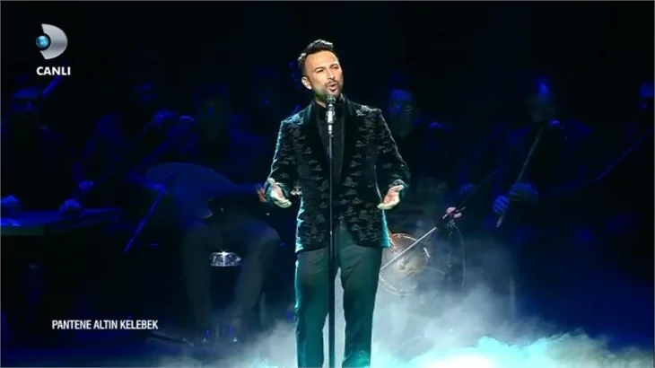 Altın Kelebek Ödülleri'nin kırmızı halısında şıklık yarışı