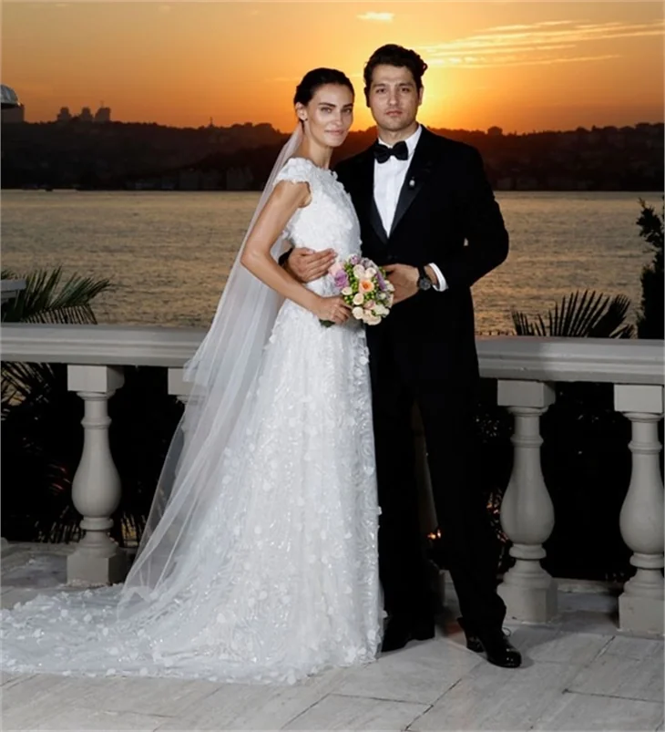 Eşinden ayrı kalmaya dayanamadı