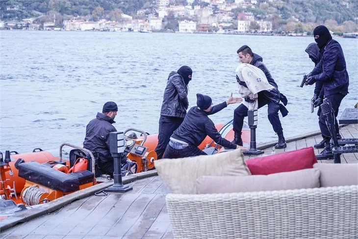 Paramparça 81. bölüm özeti ve fotoğrafları