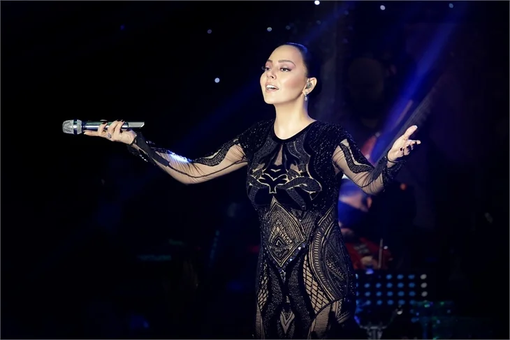 Ebru Gündeş ile Günay yerinden oynadı!