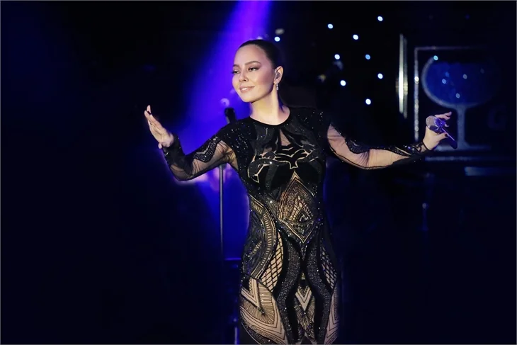 Ebru Gündeş ile Günay yerinden oynadı!