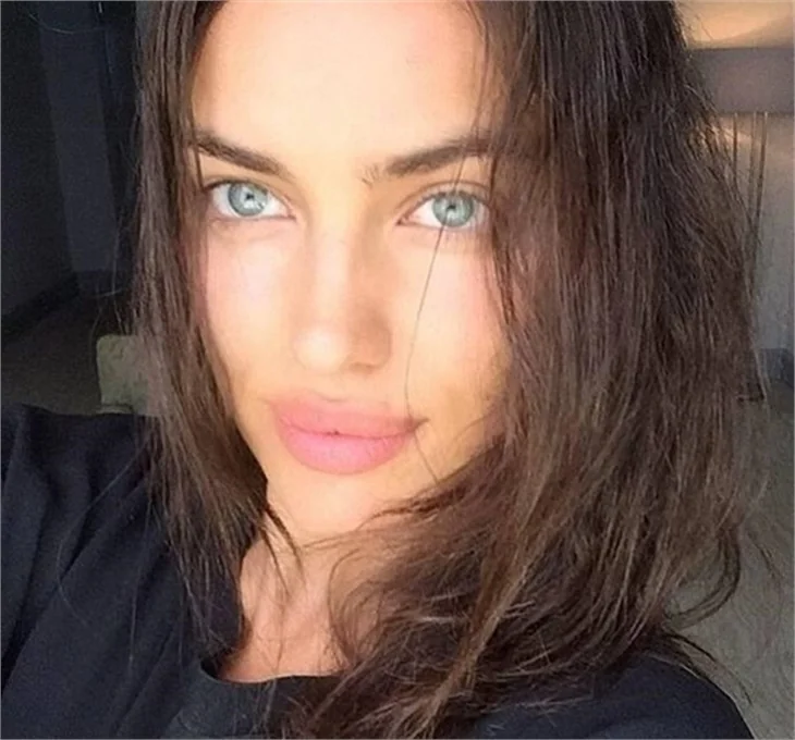 Ünlülerden makyajsız selfie'ler