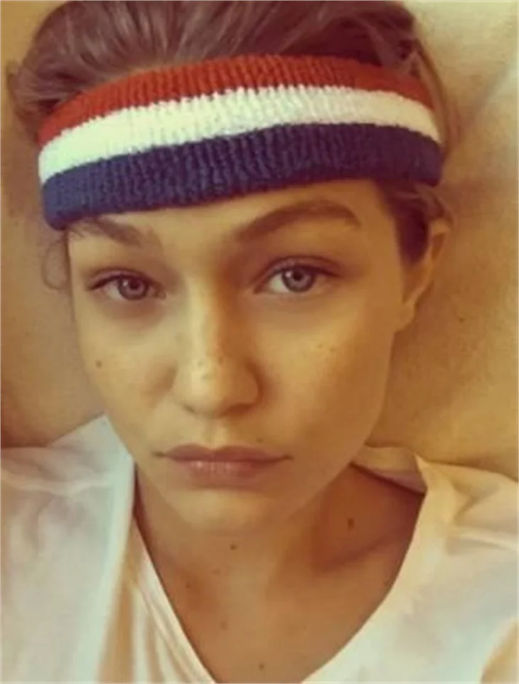 Ünlülerden makyajsız selfie'ler