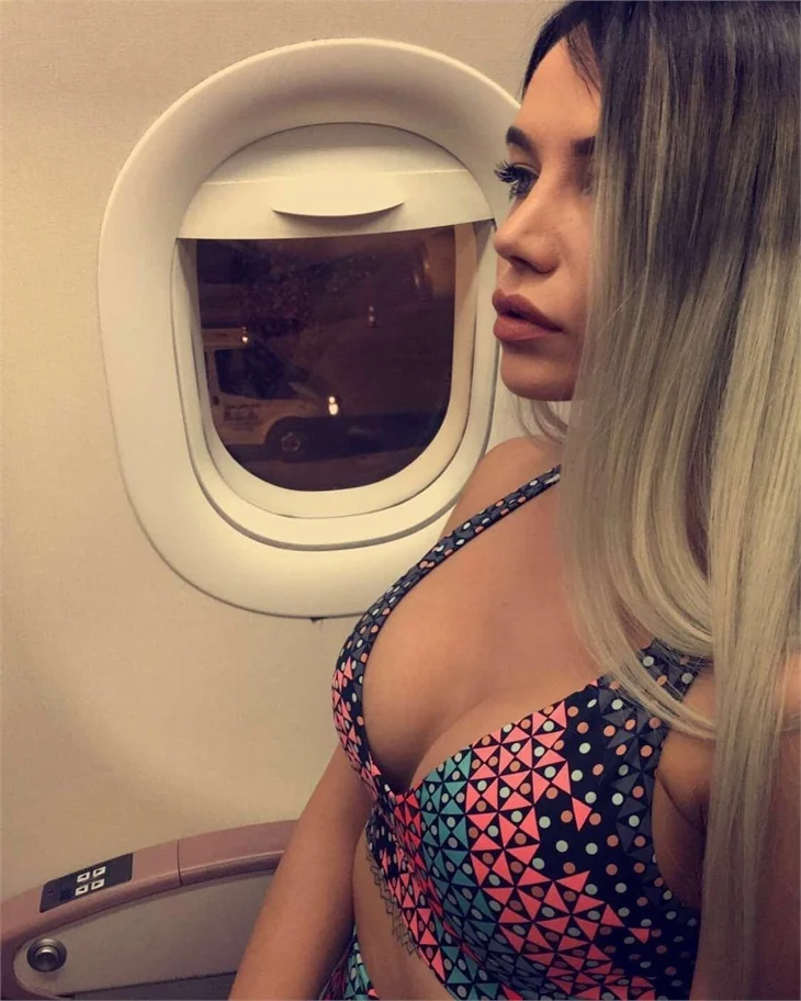 Ayşenur Balcı'nın iç çamaşırsız paylaşımına büyük tepki