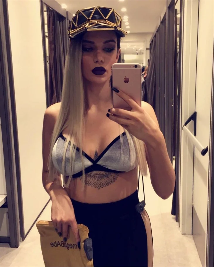 Ayşenur Balcı'nın iç çamaşırsız paylaşımına büyük tepki