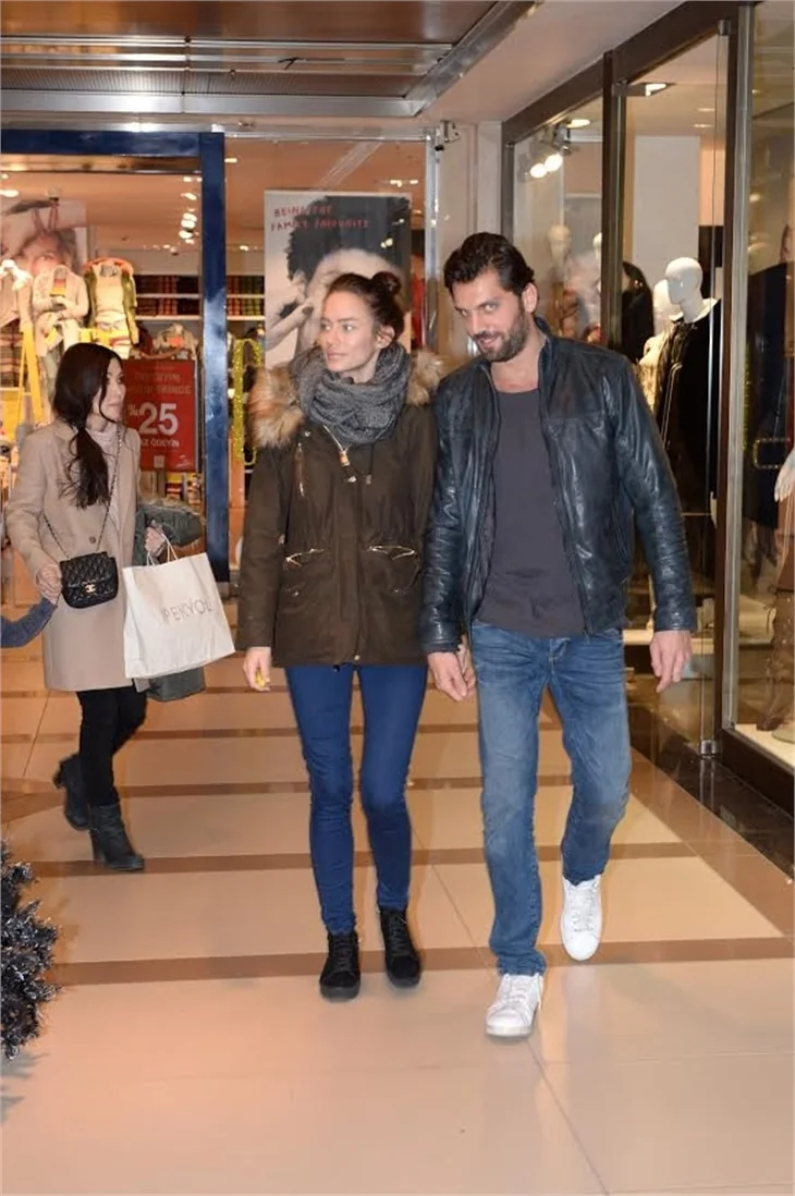 El ele alışveriş yaptılar!