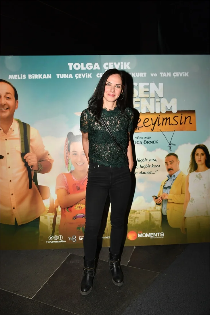 Çevik ailesi tam kadro "Sen Benim HerŞeyimsin"in galasında!
