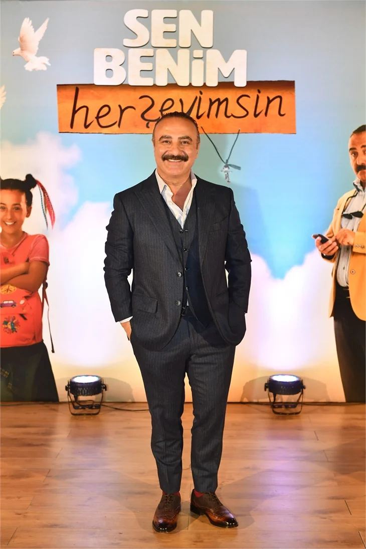 Çevik ailesi tam kadro "Sen Benim HerŞeyimsin"in galasında!