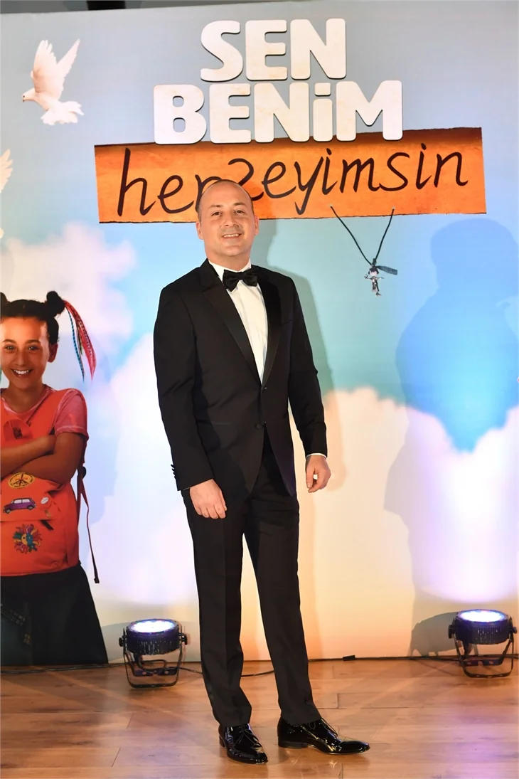 Çevik ailesi tam kadro "Sen Benim HerŞeyimsin"in galasında!