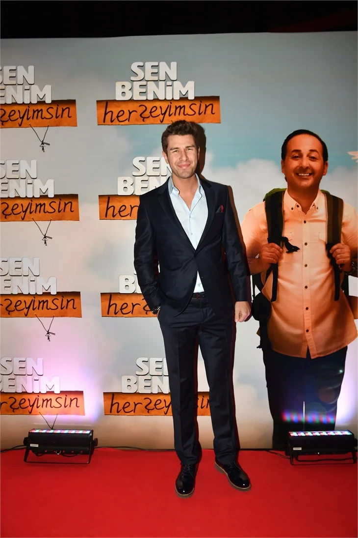 Çevik ailesi tam kadro "Sen Benim HerŞeyimsin"in galasında!