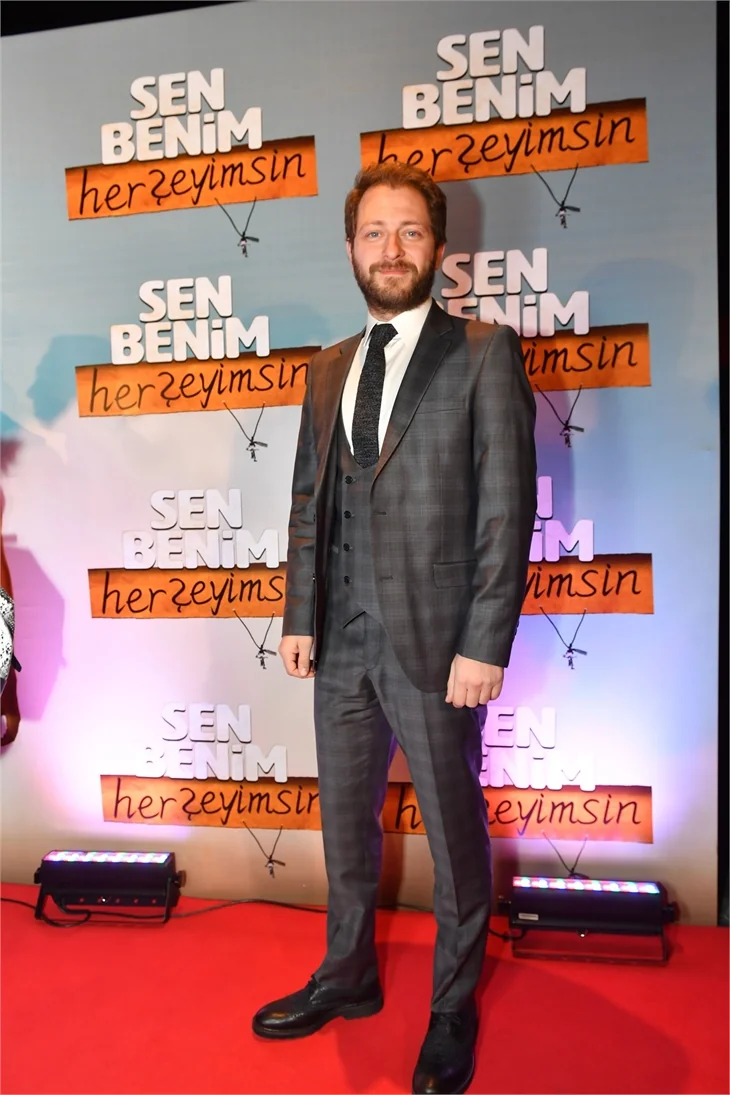 Çevik ailesi tam kadro "Sen Benim HerŞeyimsin"in galasında!