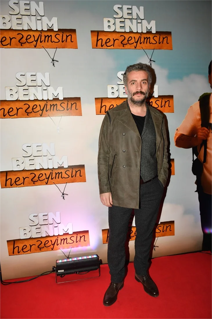 Çevik ailesi tam kadro "Sen Benim HerŞeyimsin"in galasında!