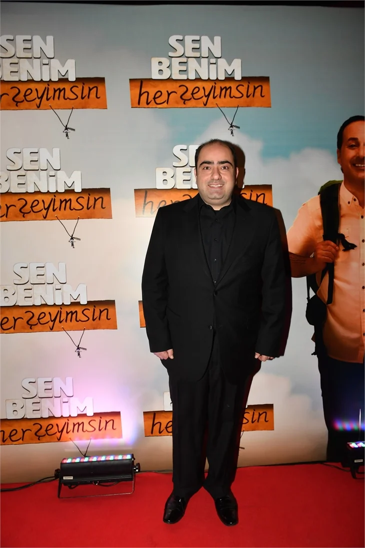 Çevik ailesi tam kadro "Sen Benim HerŞeyimsin"in galasında!