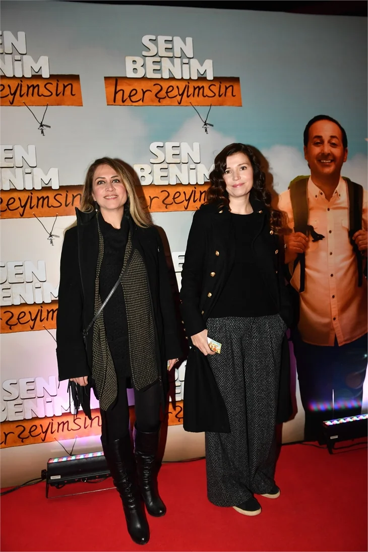 Çevik ailesi tam kadro "Sen Benim HerŞeyimsin"in galasında!