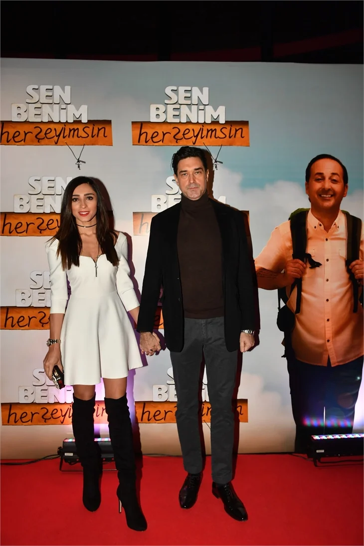 Çevik ailesi tam kadro "Sen Benim HerŞeyimsin"in galasında!